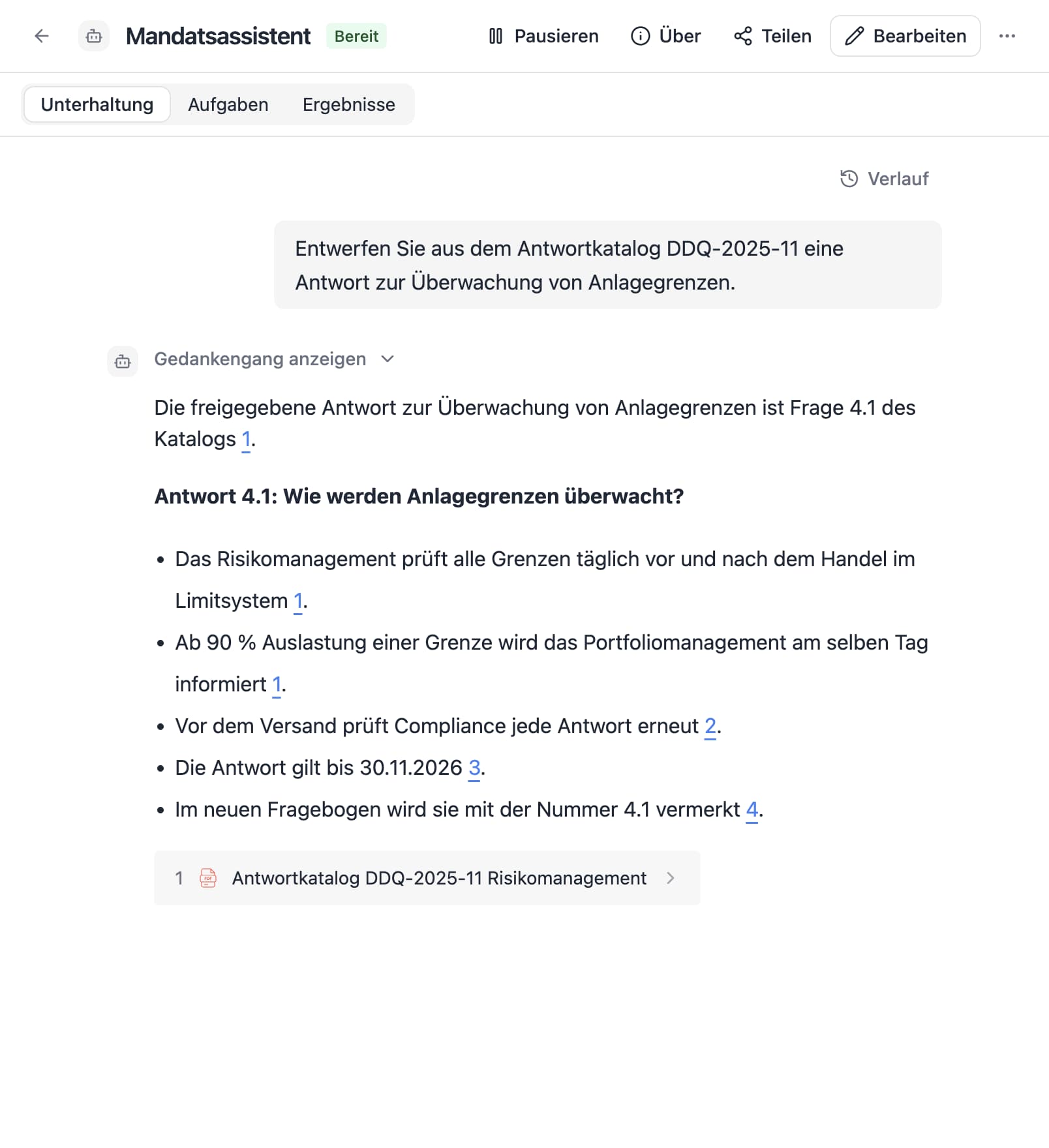 Ein Agent in Thero beantwortet die Frage „Entwerfen Sie aus dem Antwortkatalog DDQ-2025-11 eine Antwort zur Überwachung von Anlagegrenzen.“ aus Beispieldokumenten und nennt die Quellen.