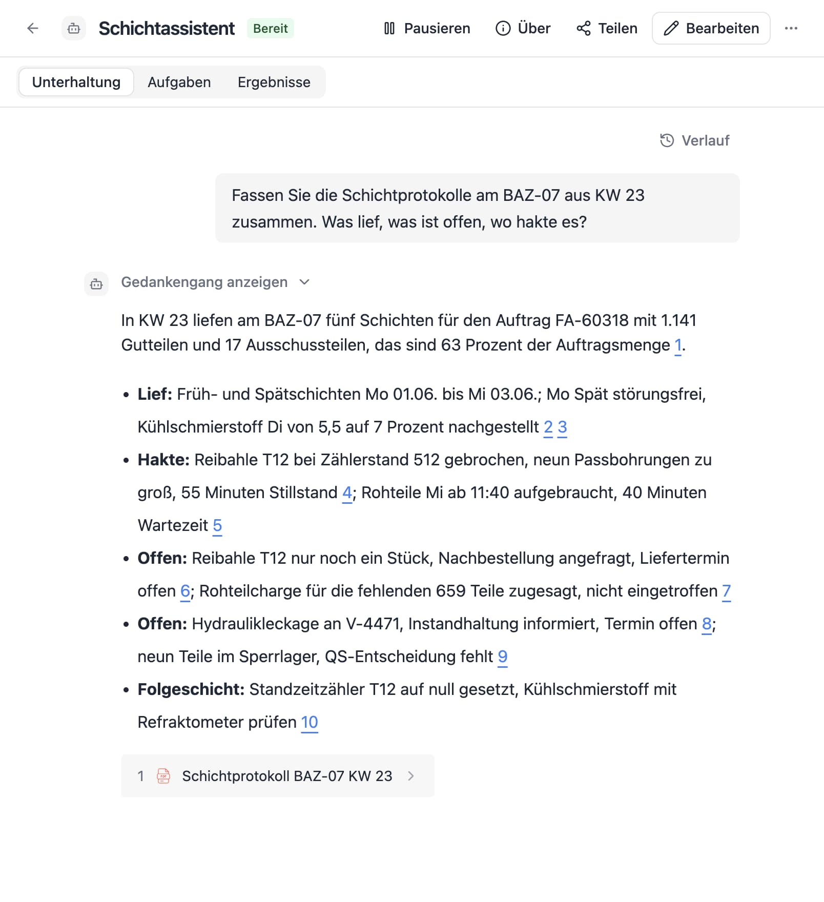 Ein Agent in Thero beantwortet die Frage „Fassen Sie die Schichtprotokolle am BAZ-07 aus KW 23 zusammen. Was lief, was ist offen, wo hakte es?“ aus Beispieldokumenten und nennt die Quellen.