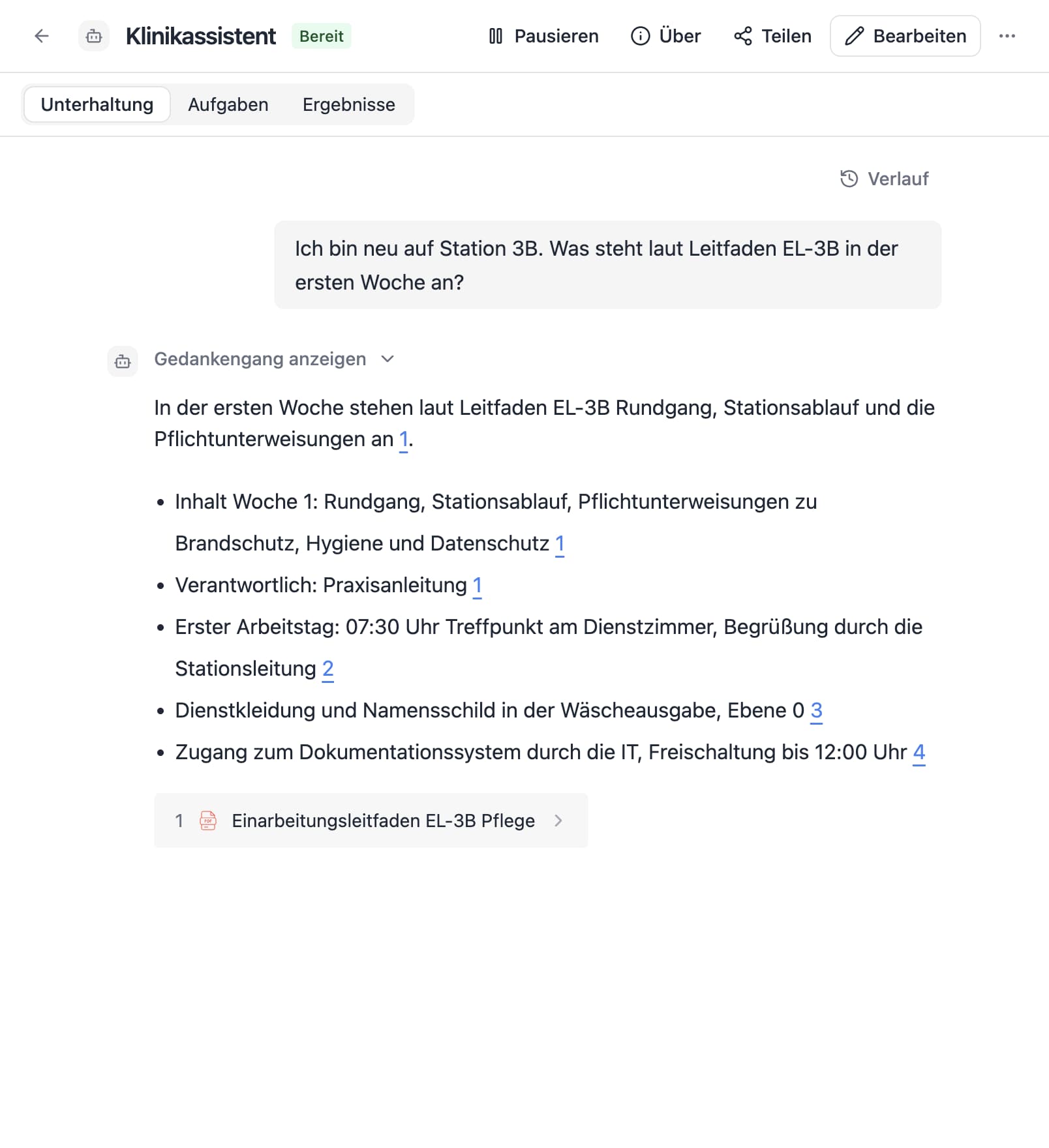 Ein Agent in Thero beantwortet die Frage „Ich bin neu auf Station 3B. Was steht laut Leitfaden EL-3B in der ersten Woche an?“ aus Beispieldokumenten und nennt die Quellen.