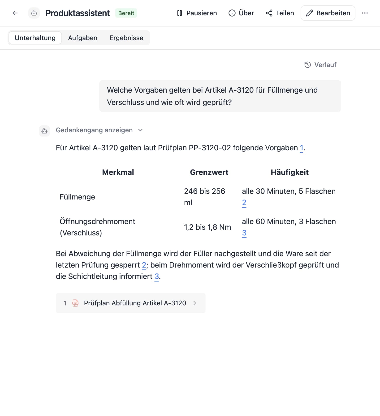 Ein Agent in Thero beantwortet die Frage „Welche Vorgaben gelten bei Artikel A-3120 für Füllmenge und Verschluss und wie oft wird geprüft?“ aus Beispieldokumenten und nennt die Quellen.
