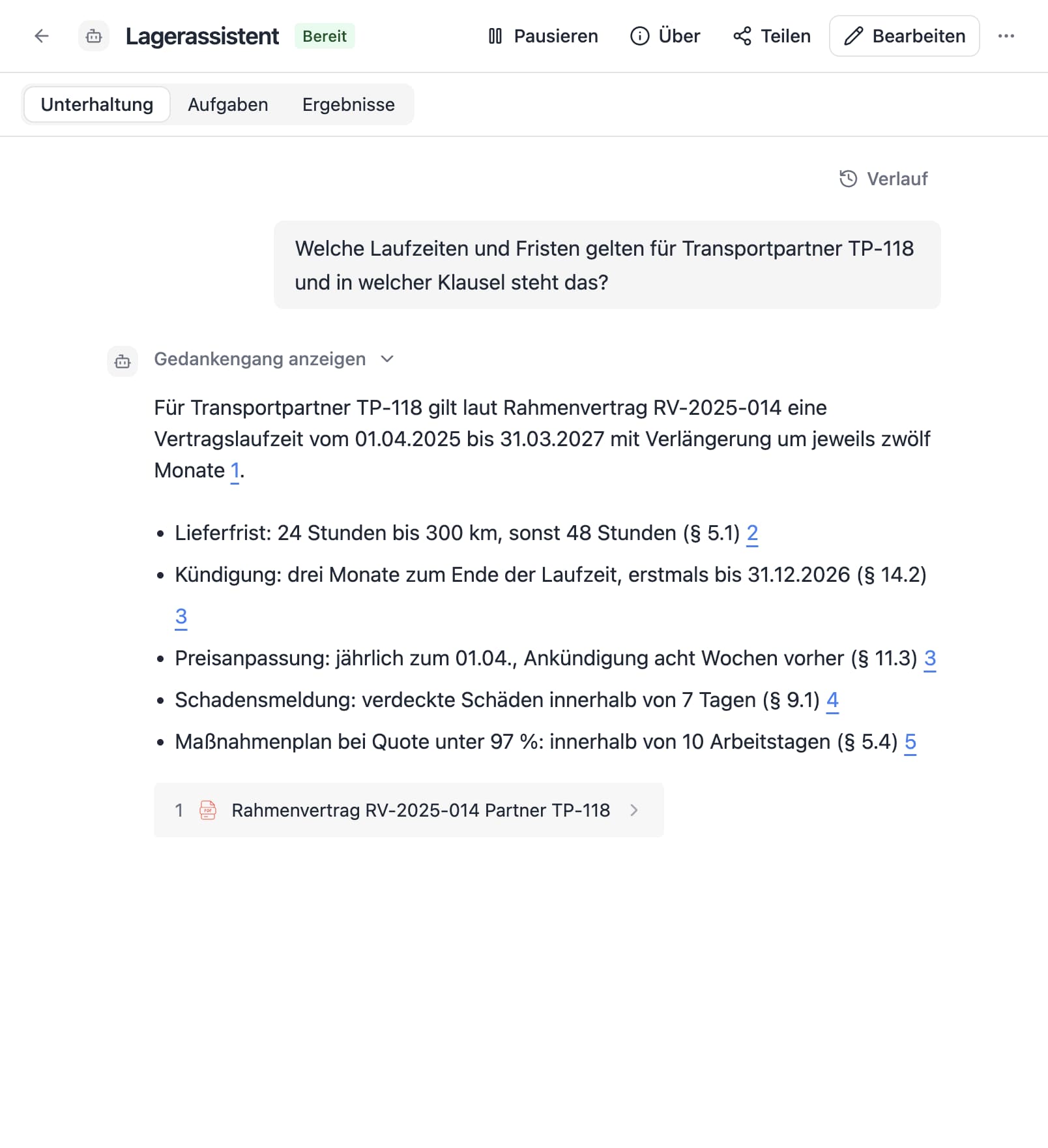 Ein Agent in Thero beantwortet die Frage „Welche Laufzeiten und Fristen gelten für Transportpartner TP-118 und in welcher Klausel steht das?“ aus Beispieldokumenten und nennt die Quellen.