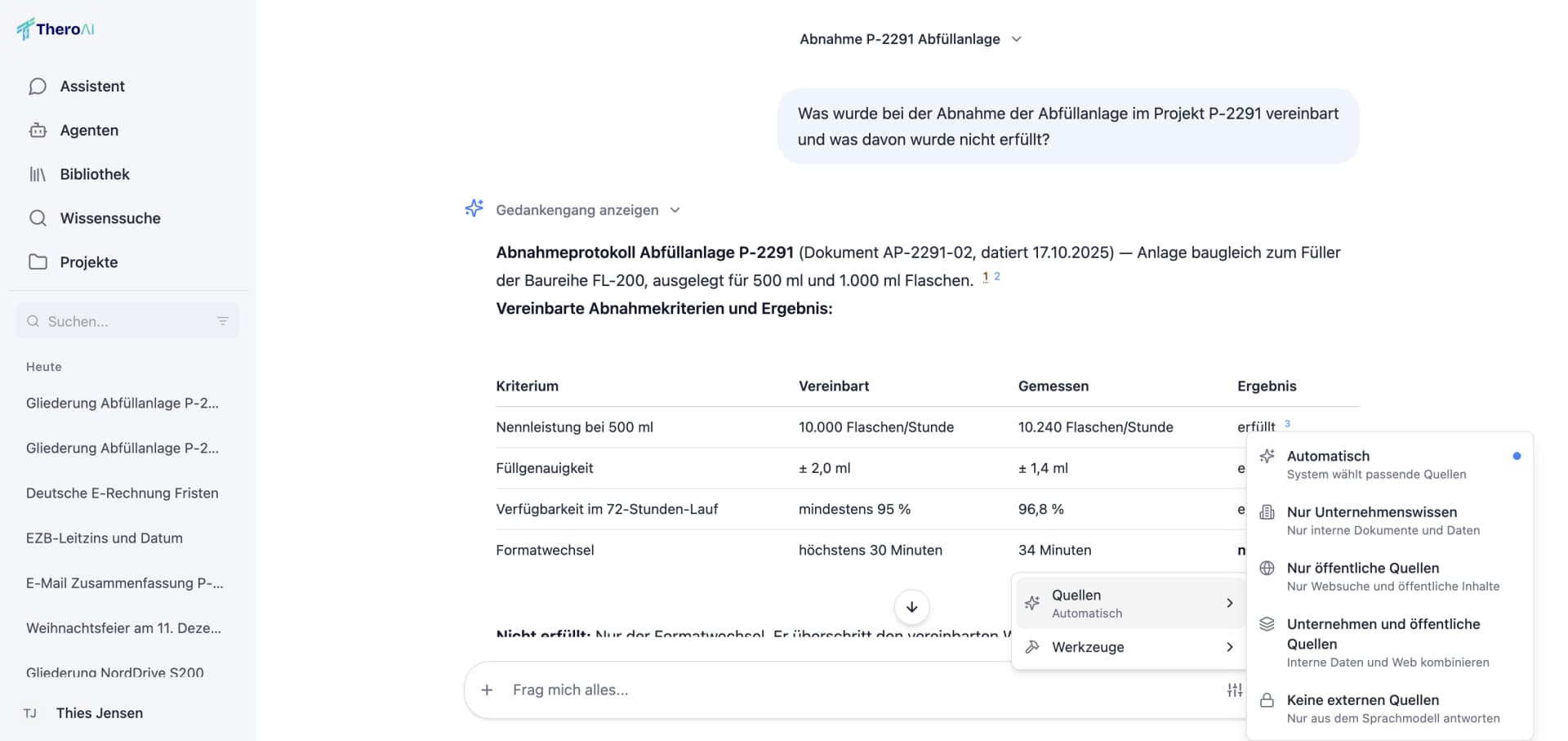The German interface of TheroAI: in the chat settings menu the item “Quellen” shows five options, namely Automatisch, Nur Unternehmenswissen, Nur öffentliche Quellen, Unternehmen und öffentliche Quellen and Keine externen Quellen